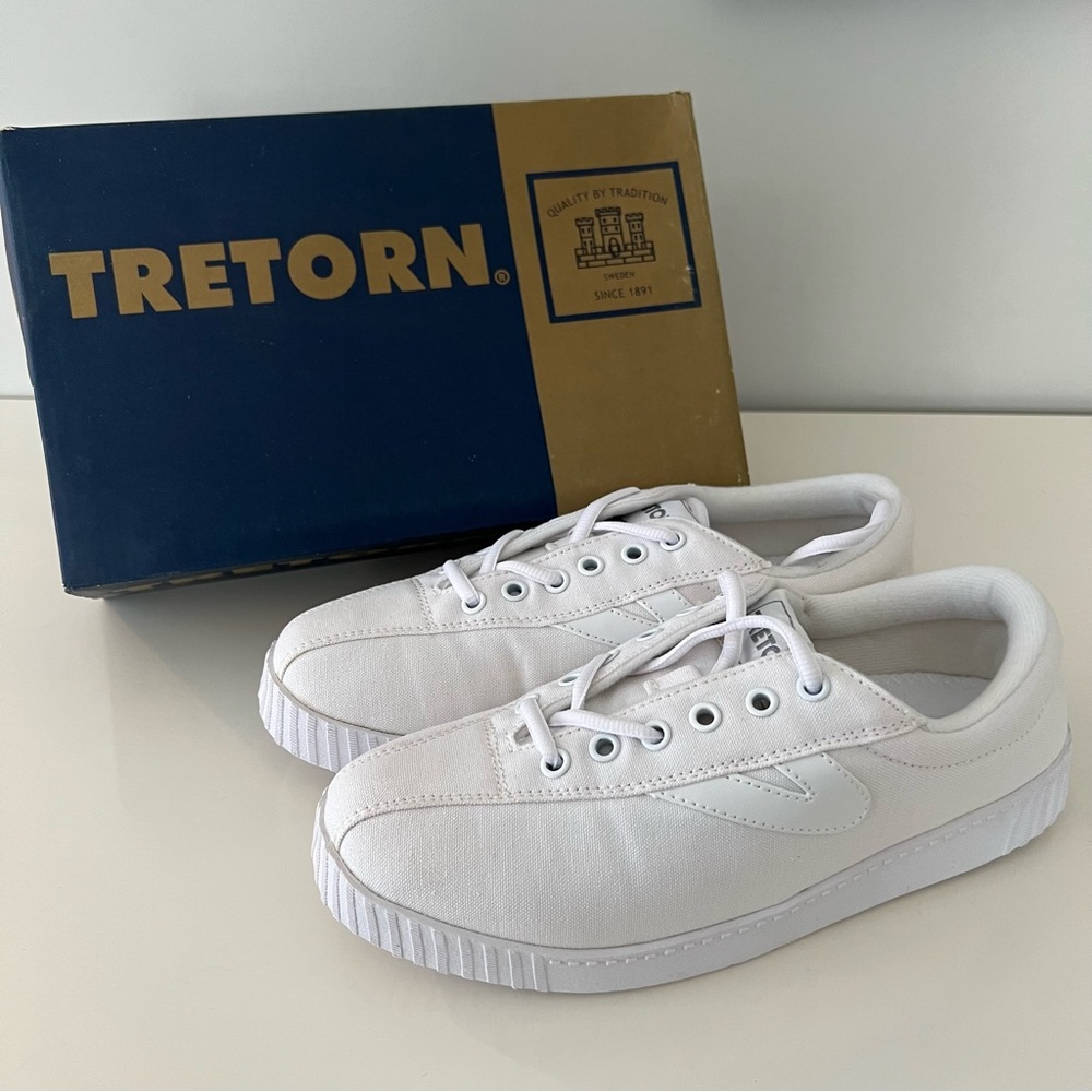Tretorn Women’s Nylite Canvas Sneakers Size 9W BRAND NEW